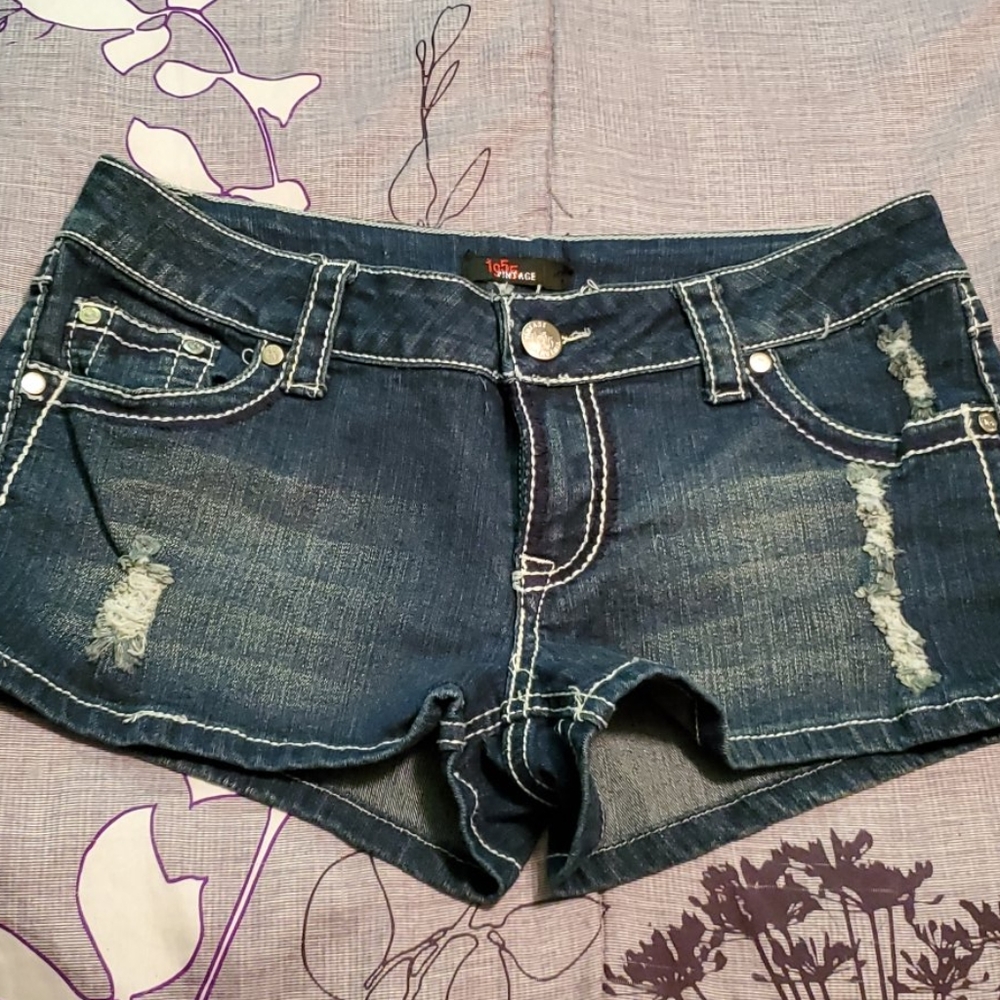 Distressed deninm shorts
